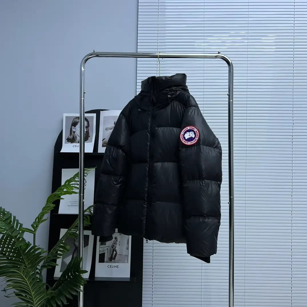 Canada Goose Crofton Puffer Down Jacket - Image 4