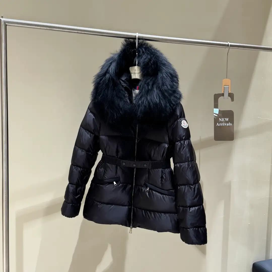 Moncler Short Goose down jacket for Women - Image 9