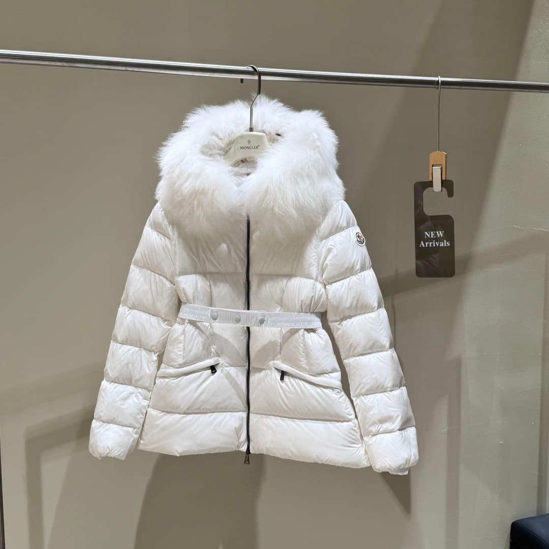 Moncler Short Goose down jacket for Women - Image 9