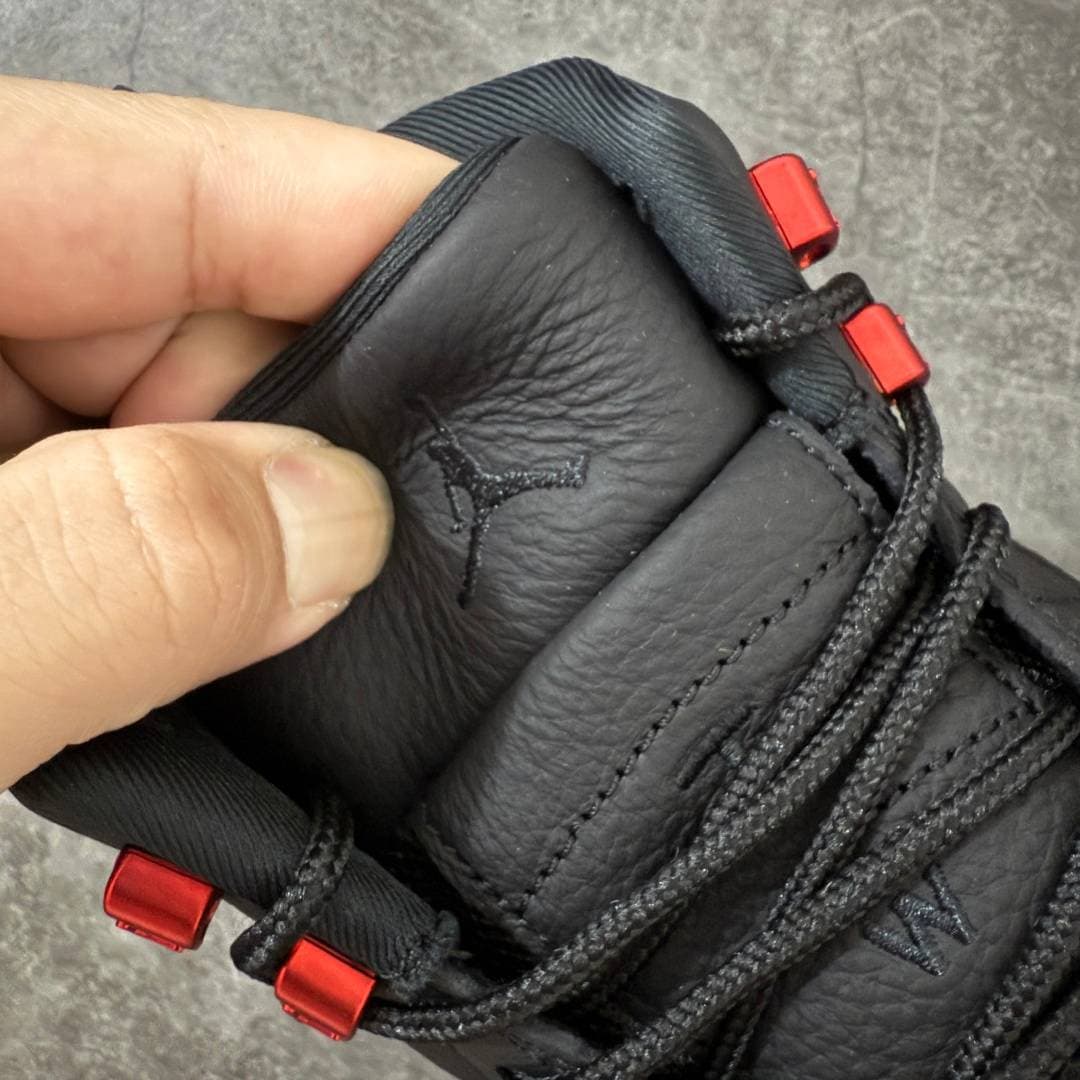 Air Jordan 12 - Image 2