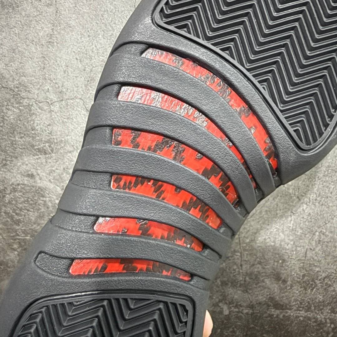 Air Jordan 12 - Image 4