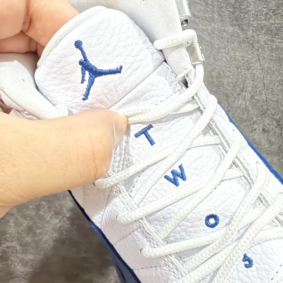 Air Jordan 12 - Image 4