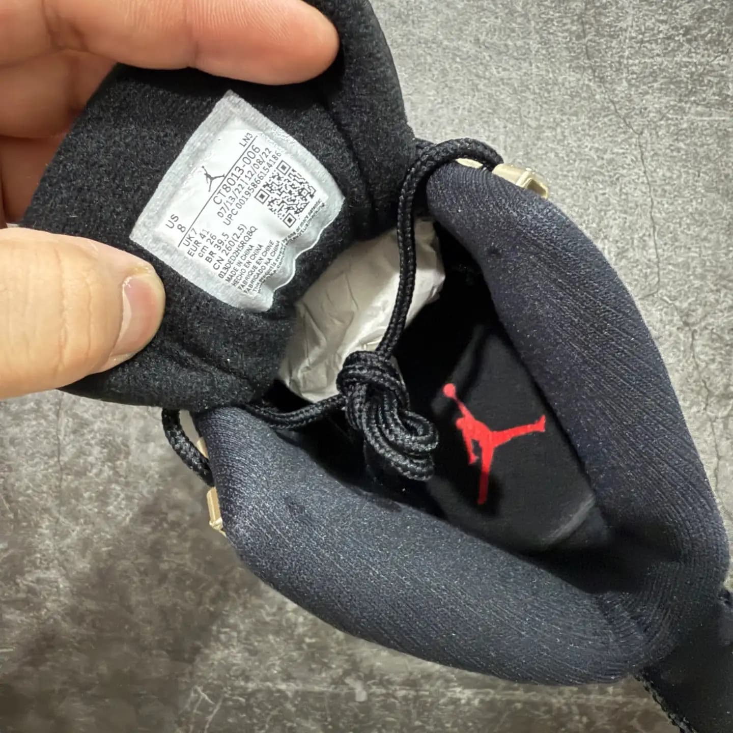 Air Jordan 12 - Image 4