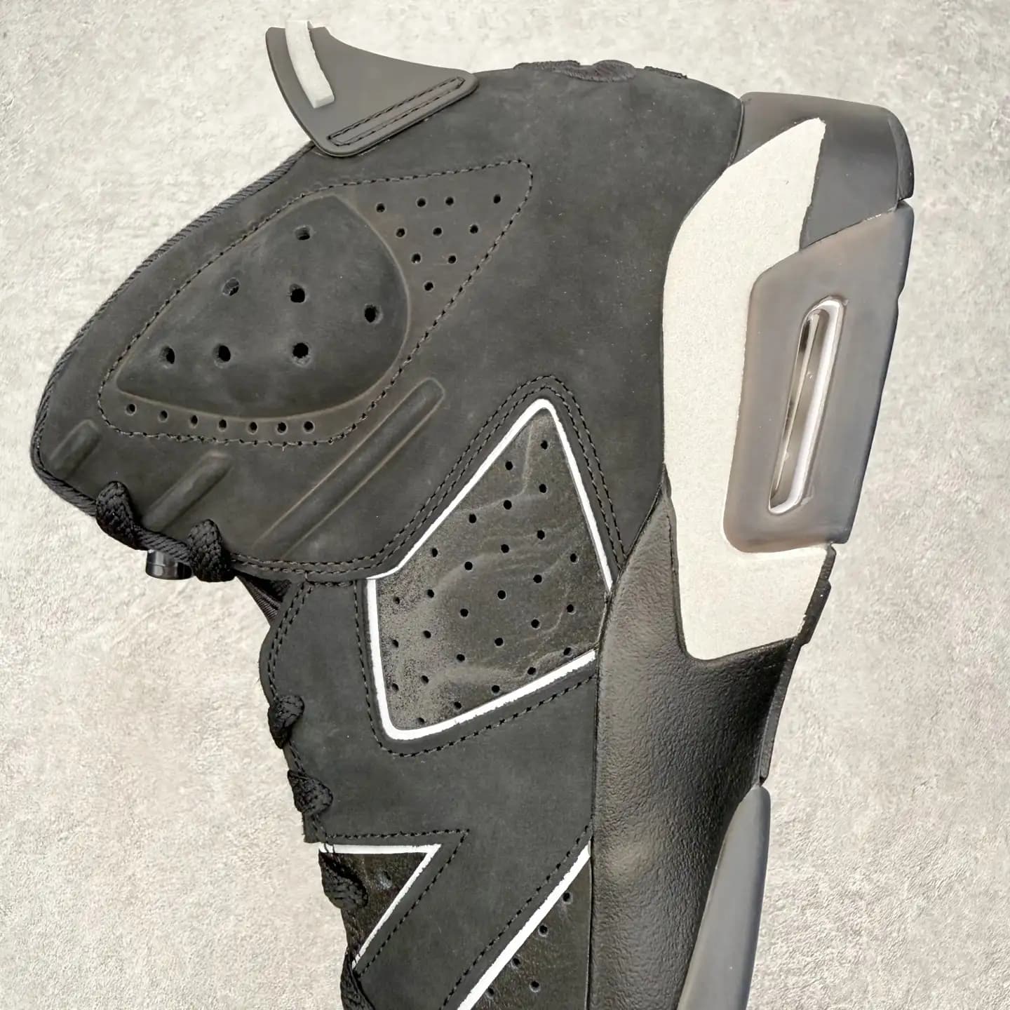 Air Jordan 6 - Image 2