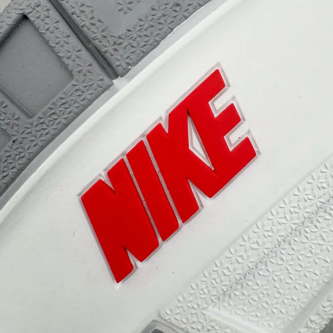 Air Jordan 3 - Image 3