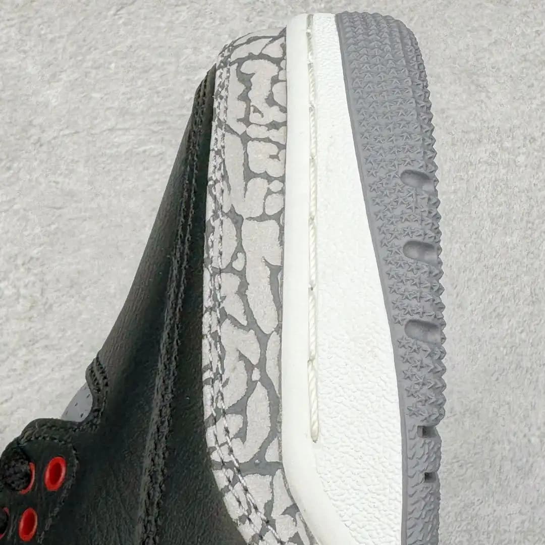 Air Jordan 3 - Image 7