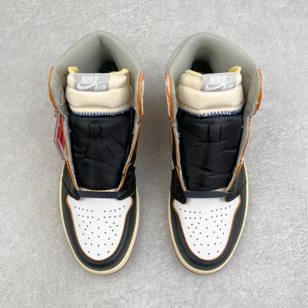 Air Jordan 1 - Image 4