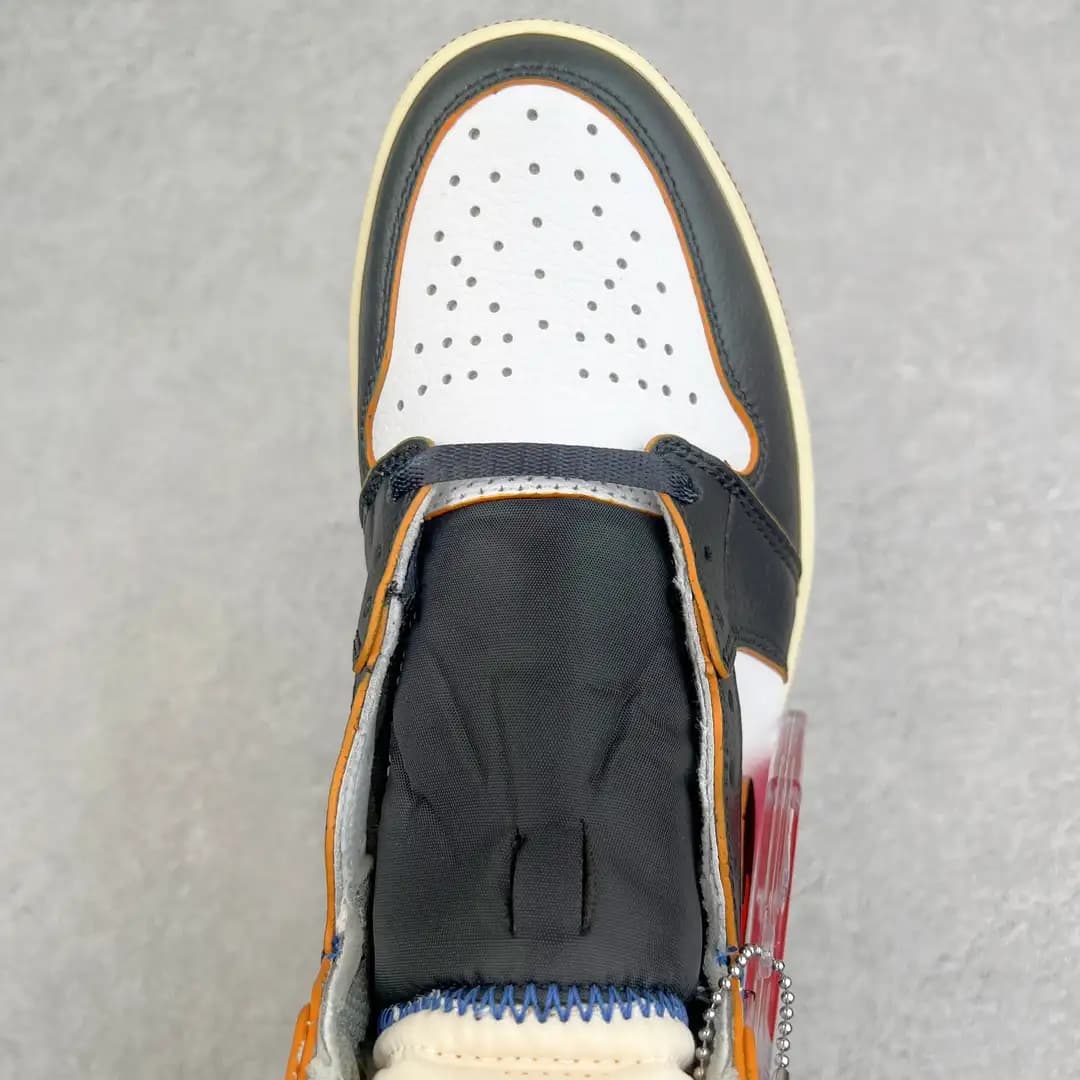 Air Jordan 1 - Image 6