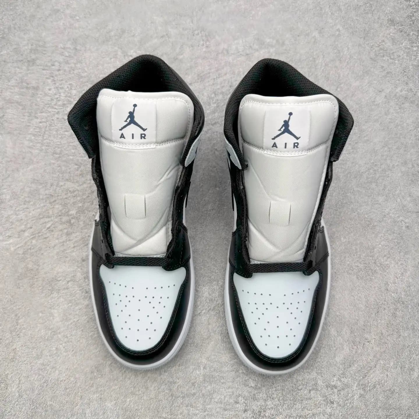 Air Jordan 1 - Image 4