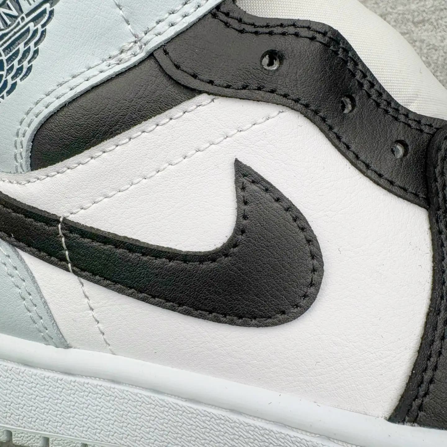 Air Jordan 1 - Image 8
