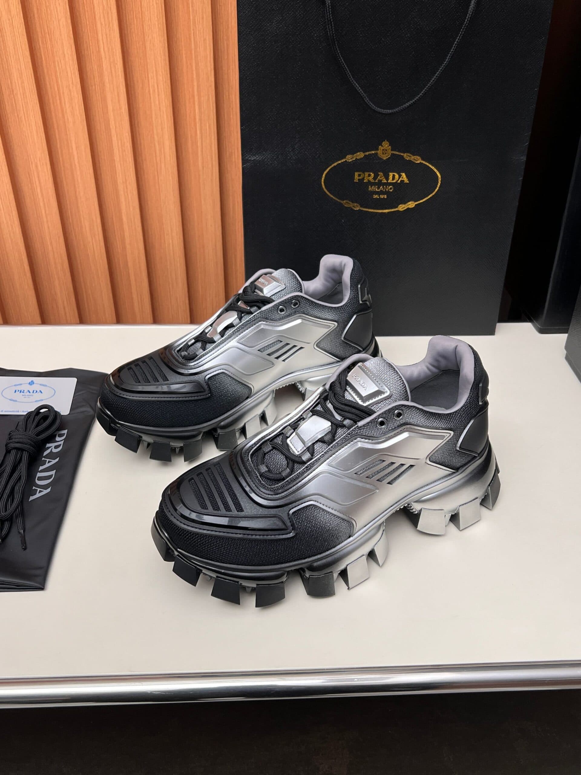 PRADA - Image 8