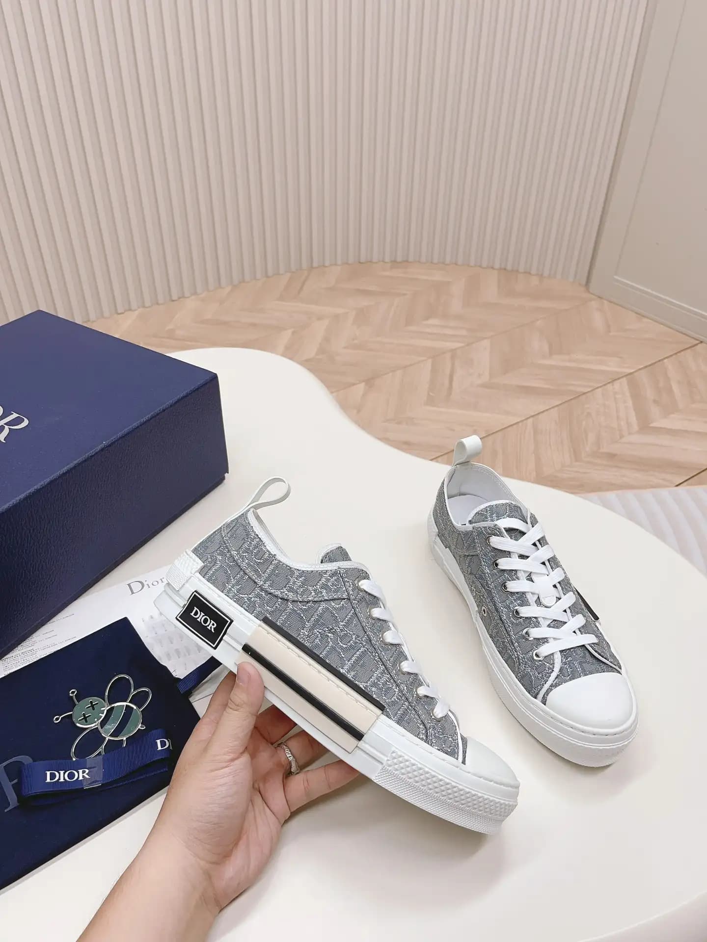 Dior B23