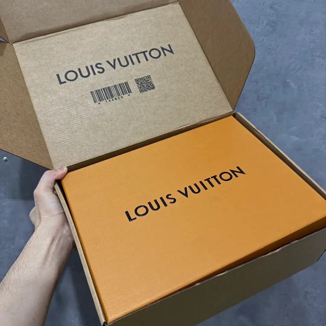 Louis Vuitton Footprint - Image 6
