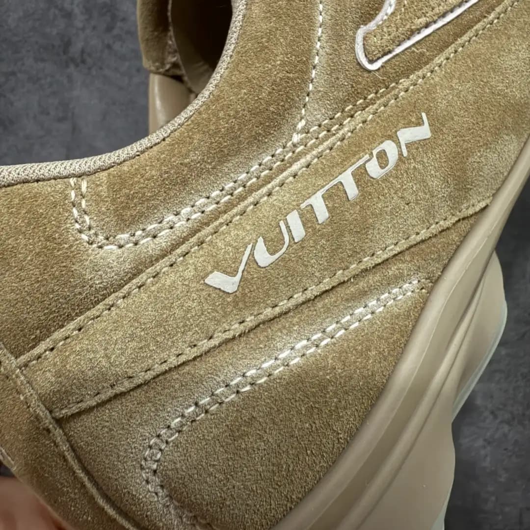 Louis Vuitton Footprint - Image 7