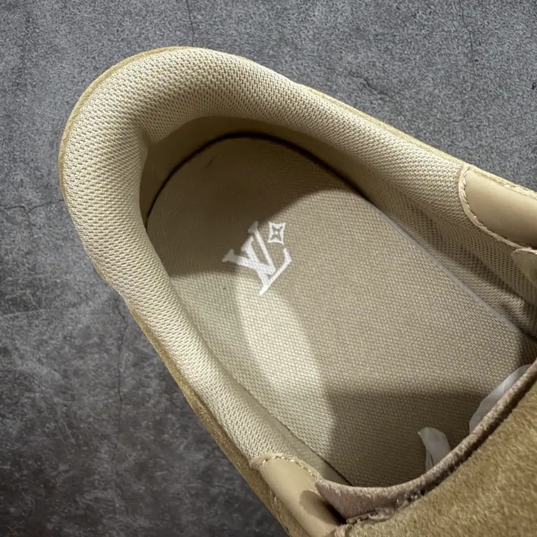 Louis Vuitton Footprint - Image 8