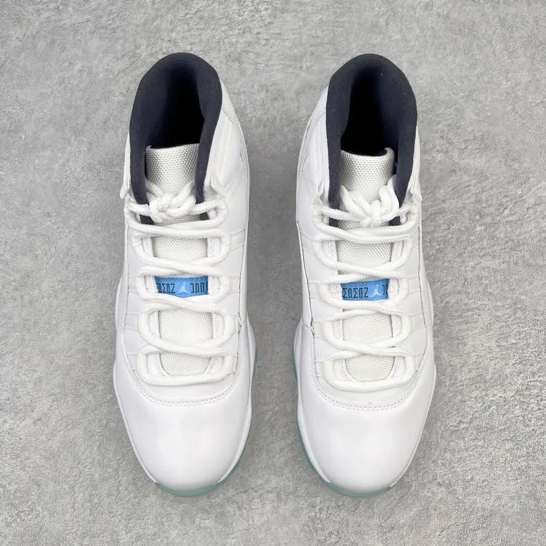 Air Jordan 11 - Image 9