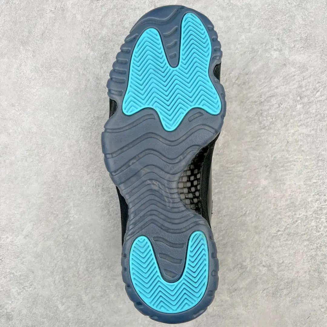 Air Jordan 11 - Image 2