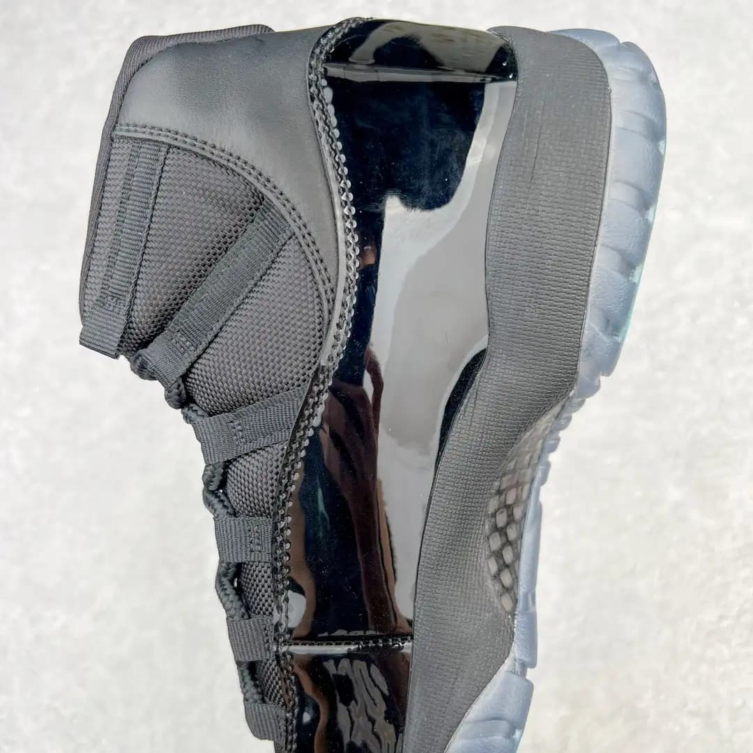 Air Jordan 11 - Image 9