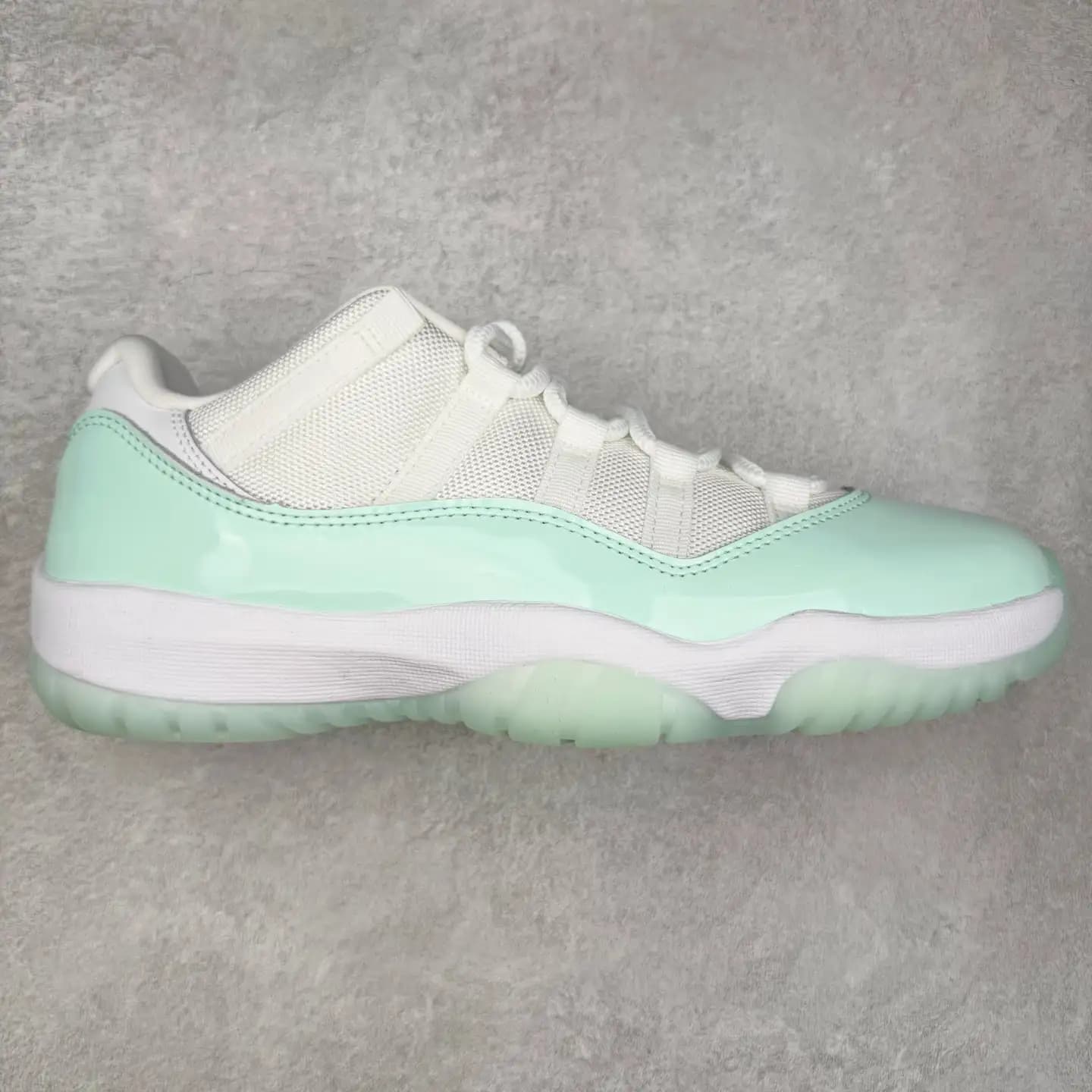 Air Jordan 11