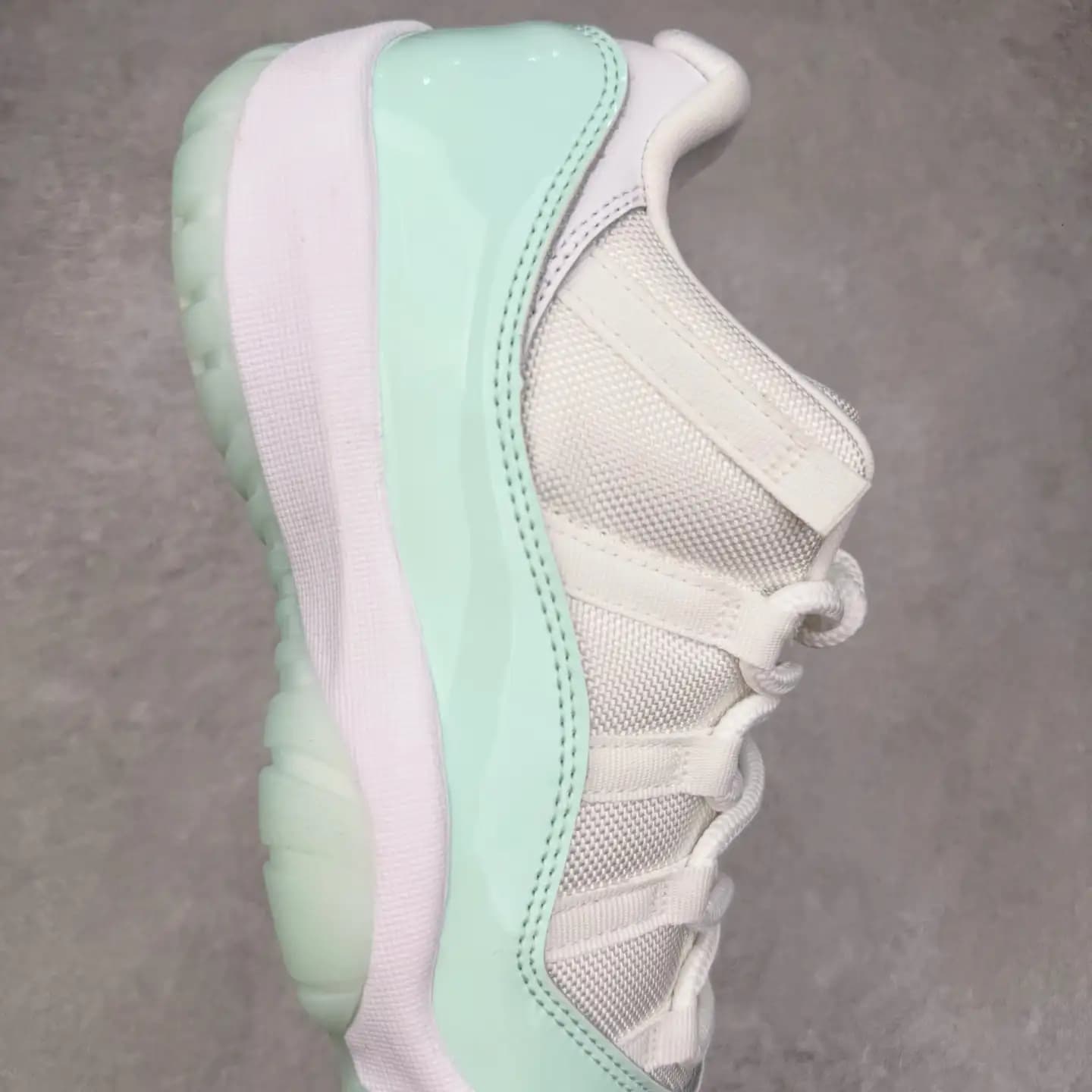 Air Jordan 11 - Image 6