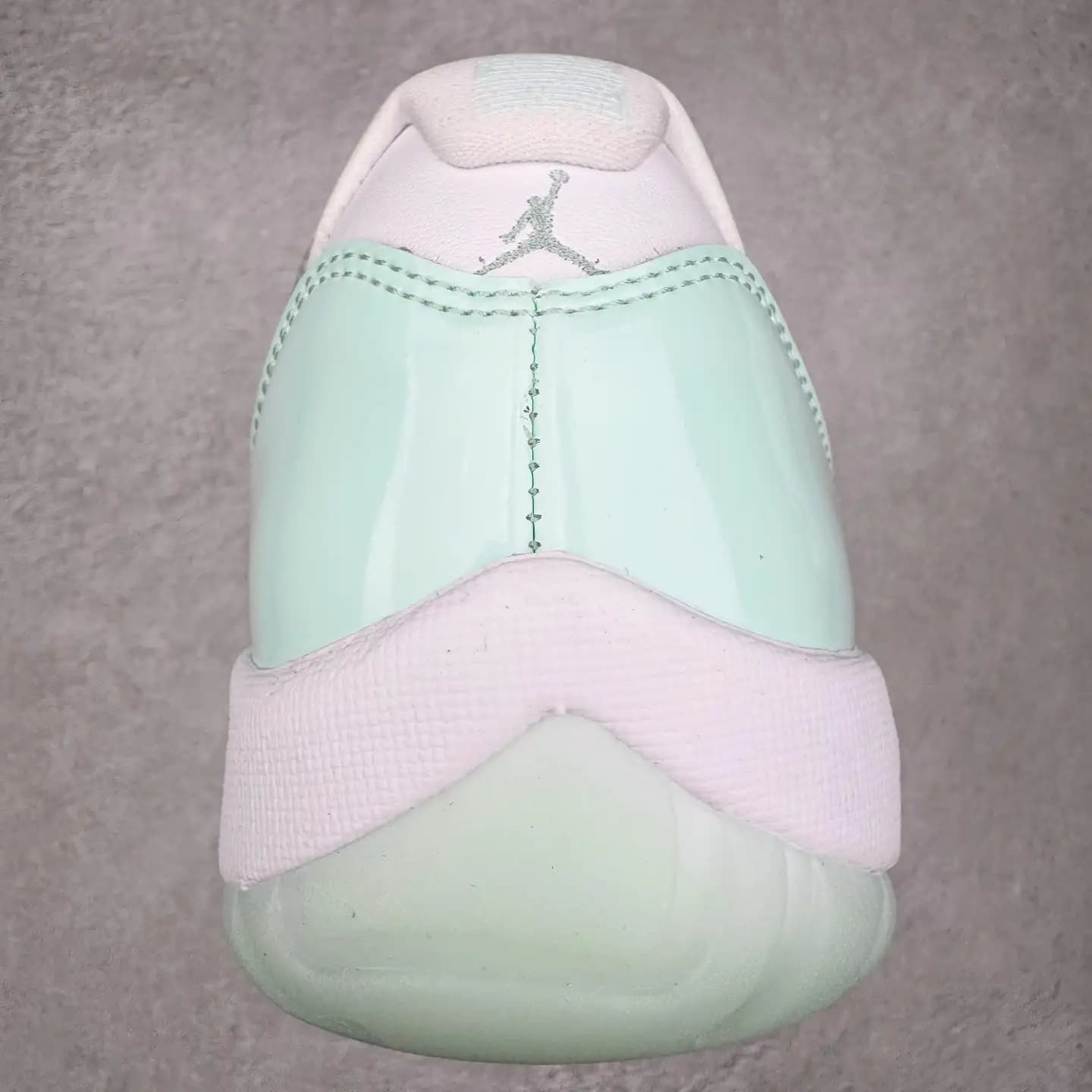 Air Jordan 11 - Image 7