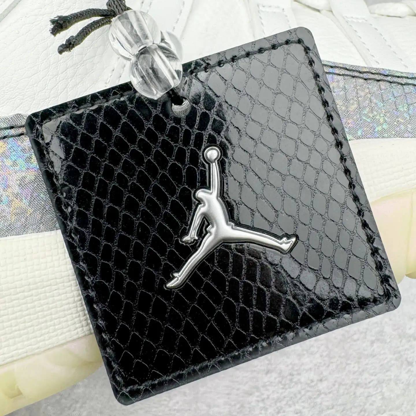 Air Jordan 11 - Image 3