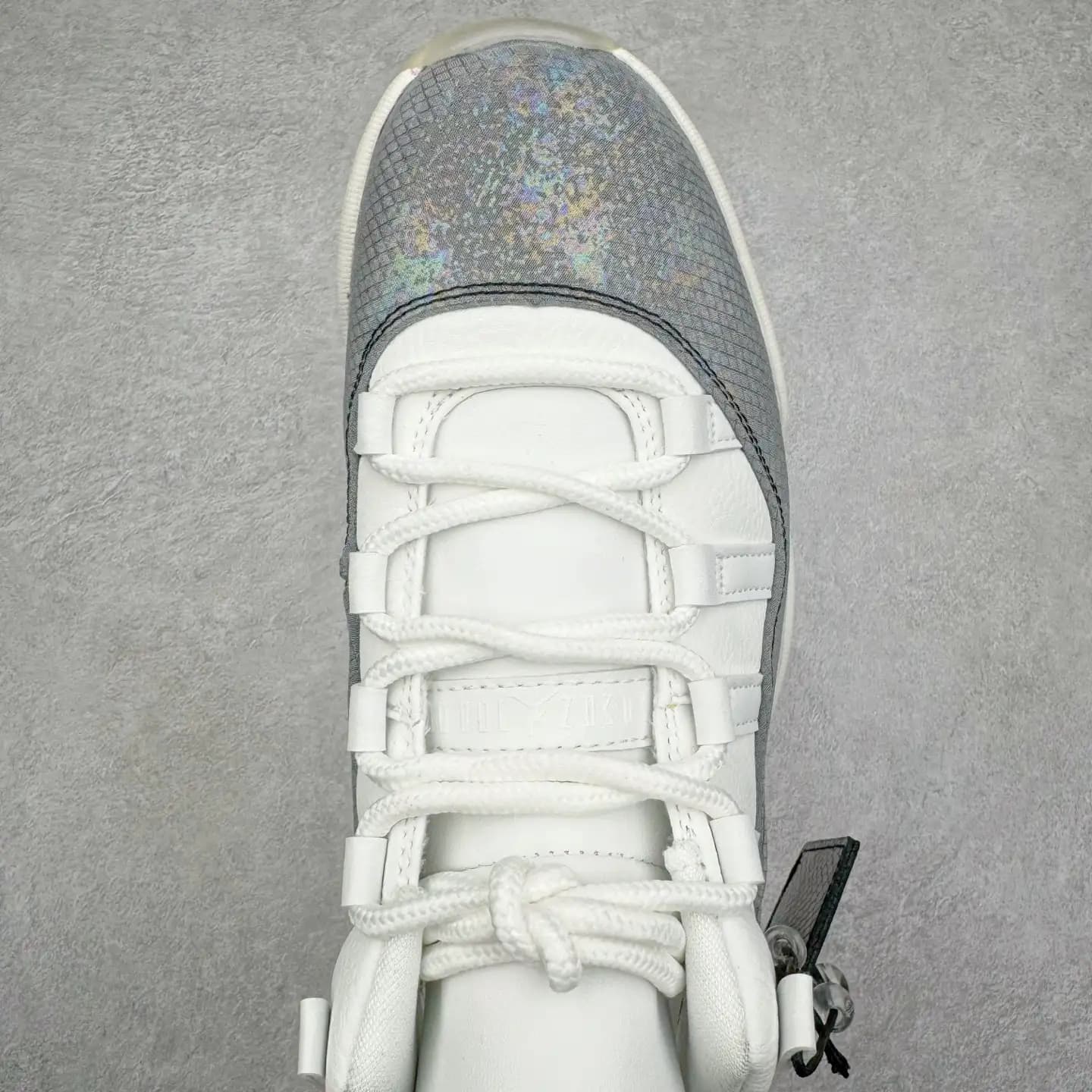 Air Jordan 11 - Image 6