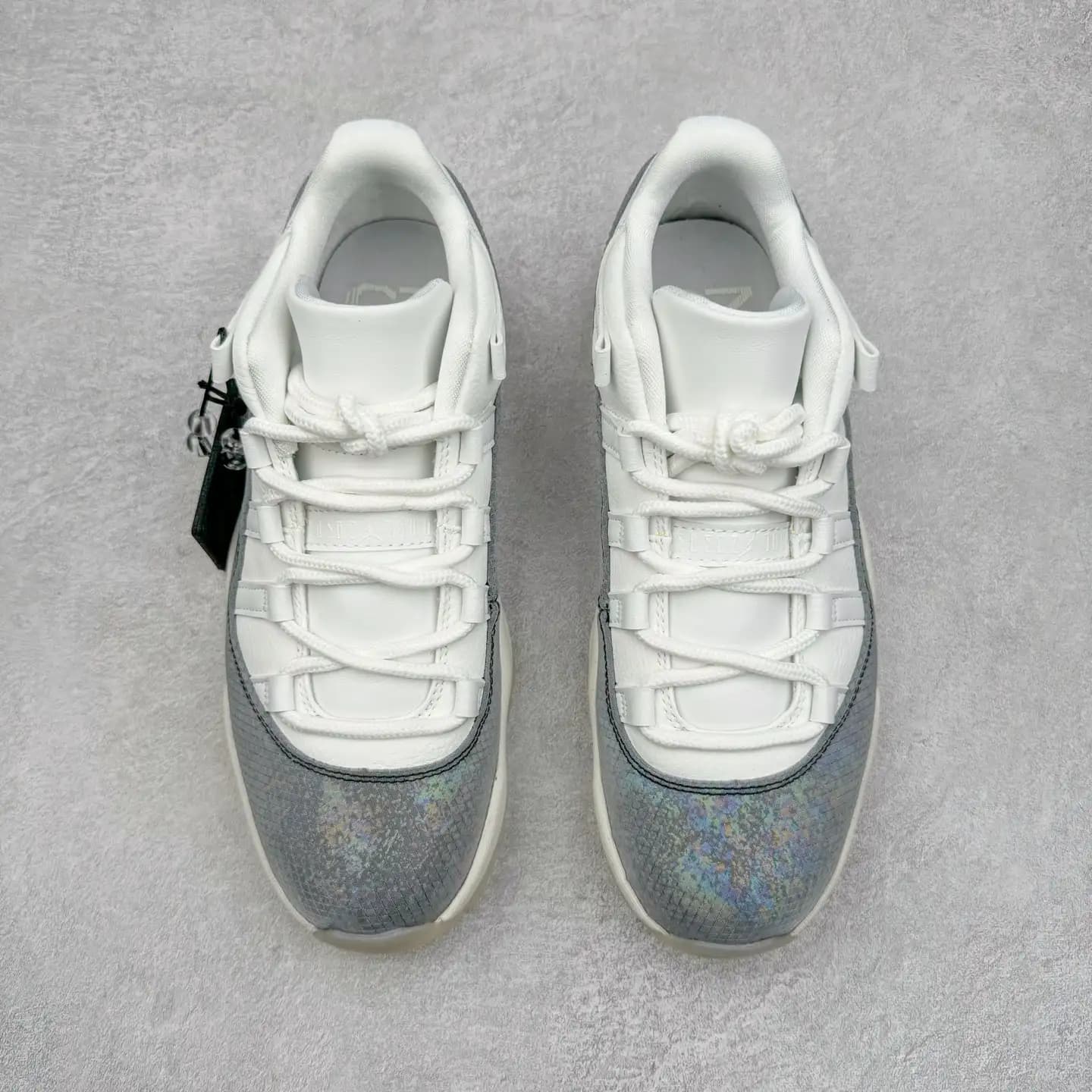 Air Jordan 11 - Image 8