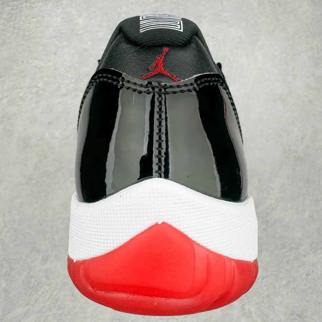 Air Jordan 11 - Image 2