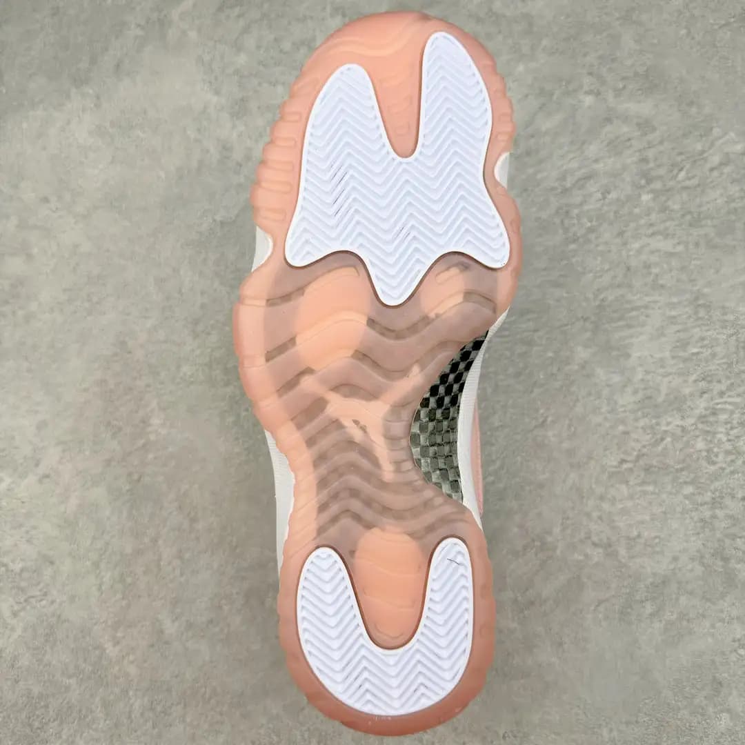 Air Jordan 11 - Image 2