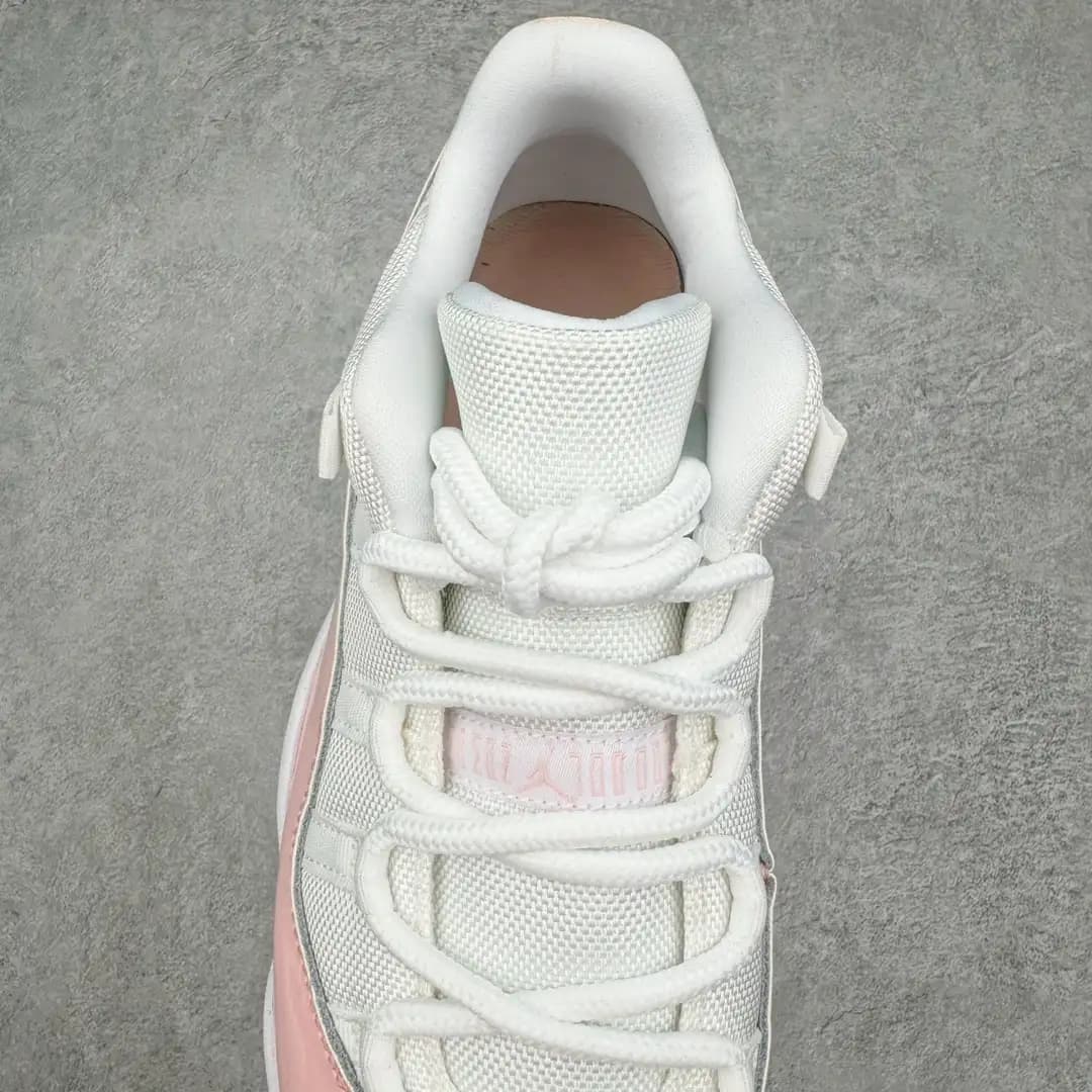 Air Jordan 11 - Image 3