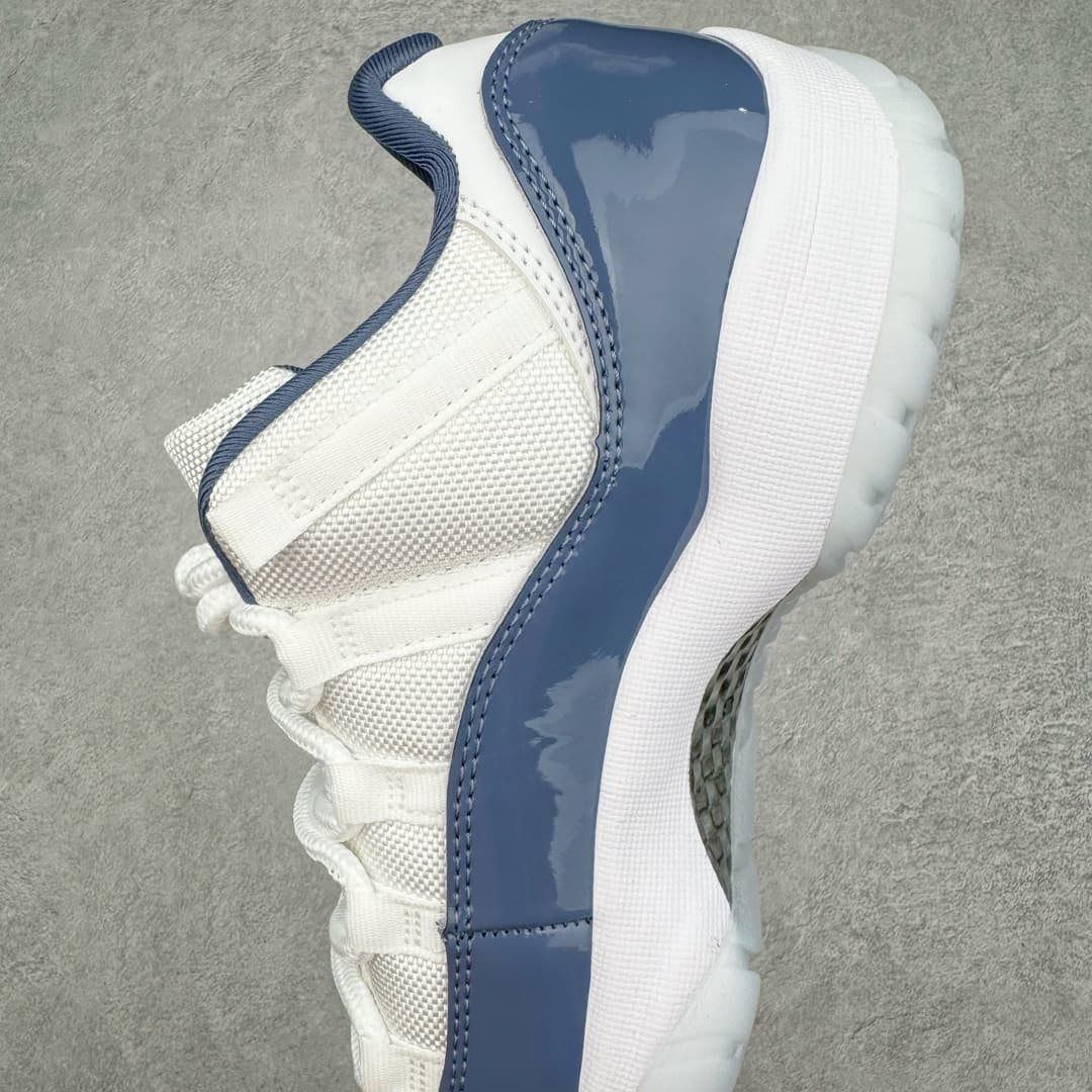 Air Jordan 11 - Image 4