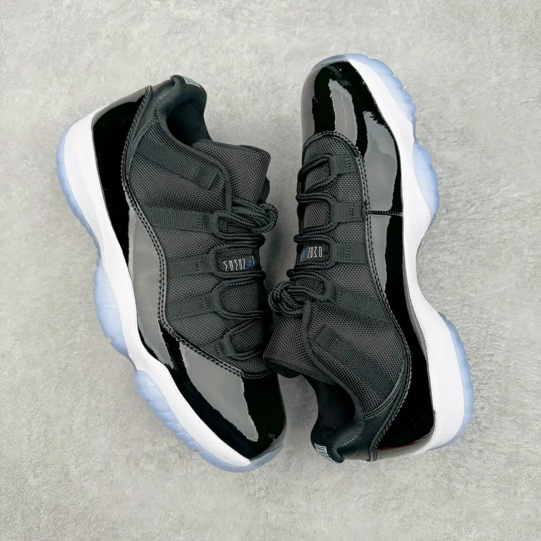 Air Jordan 11 - Image 2