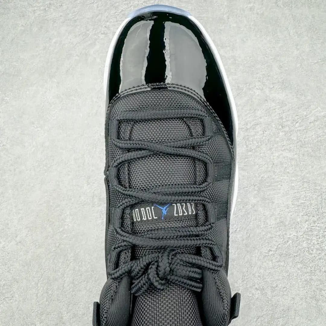 Air Jordan 11 - Image 5