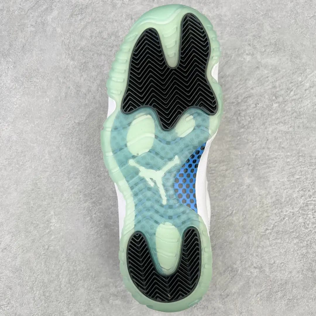 Air Jordan 11 - Image 6