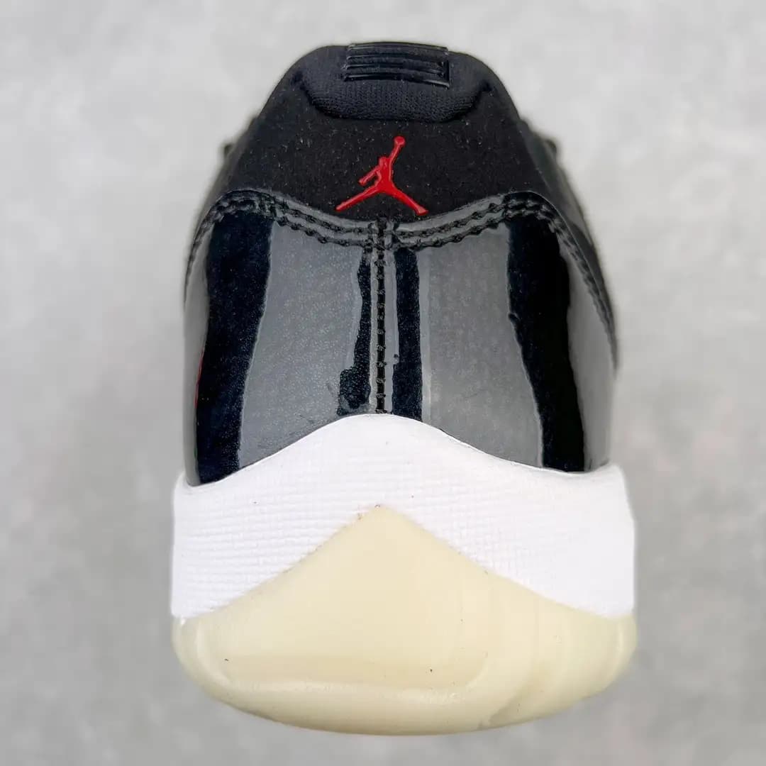 Air Jordan 11 - Image 3
