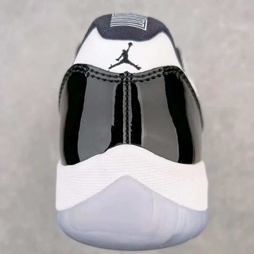 Air Jordan 11 - Image 6
