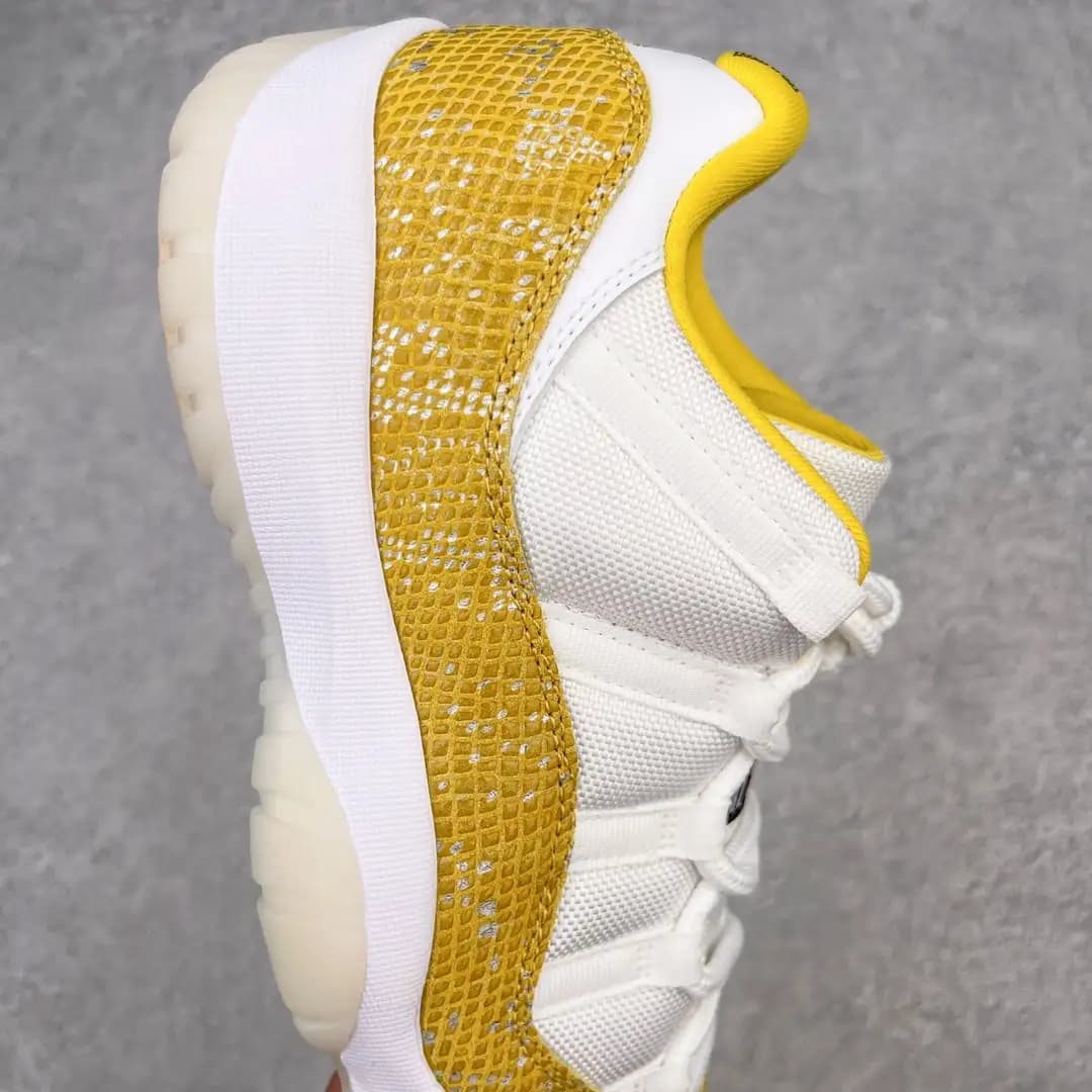 Air Jordan 11 - Image 4