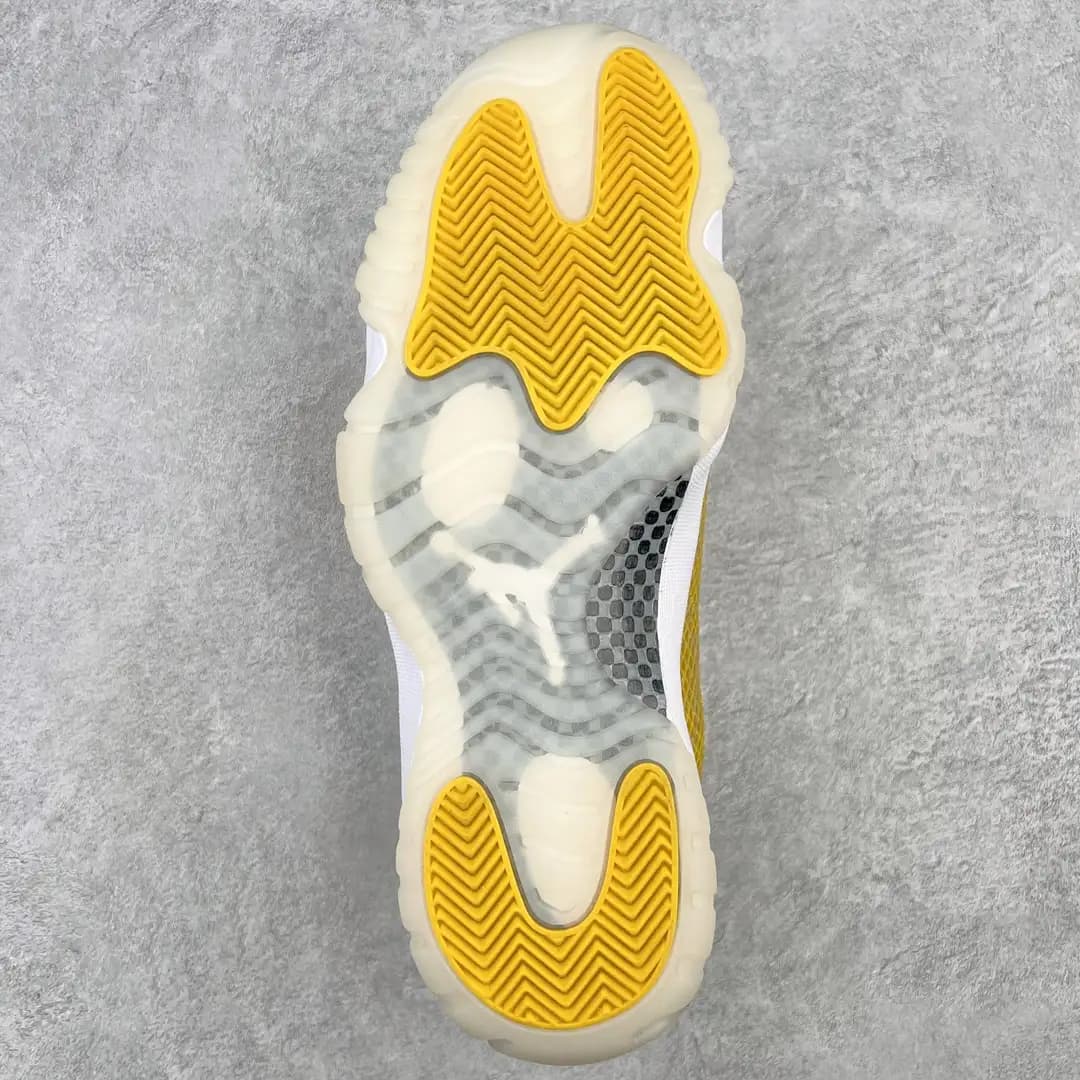 Air Jordan 11 - Image 5
