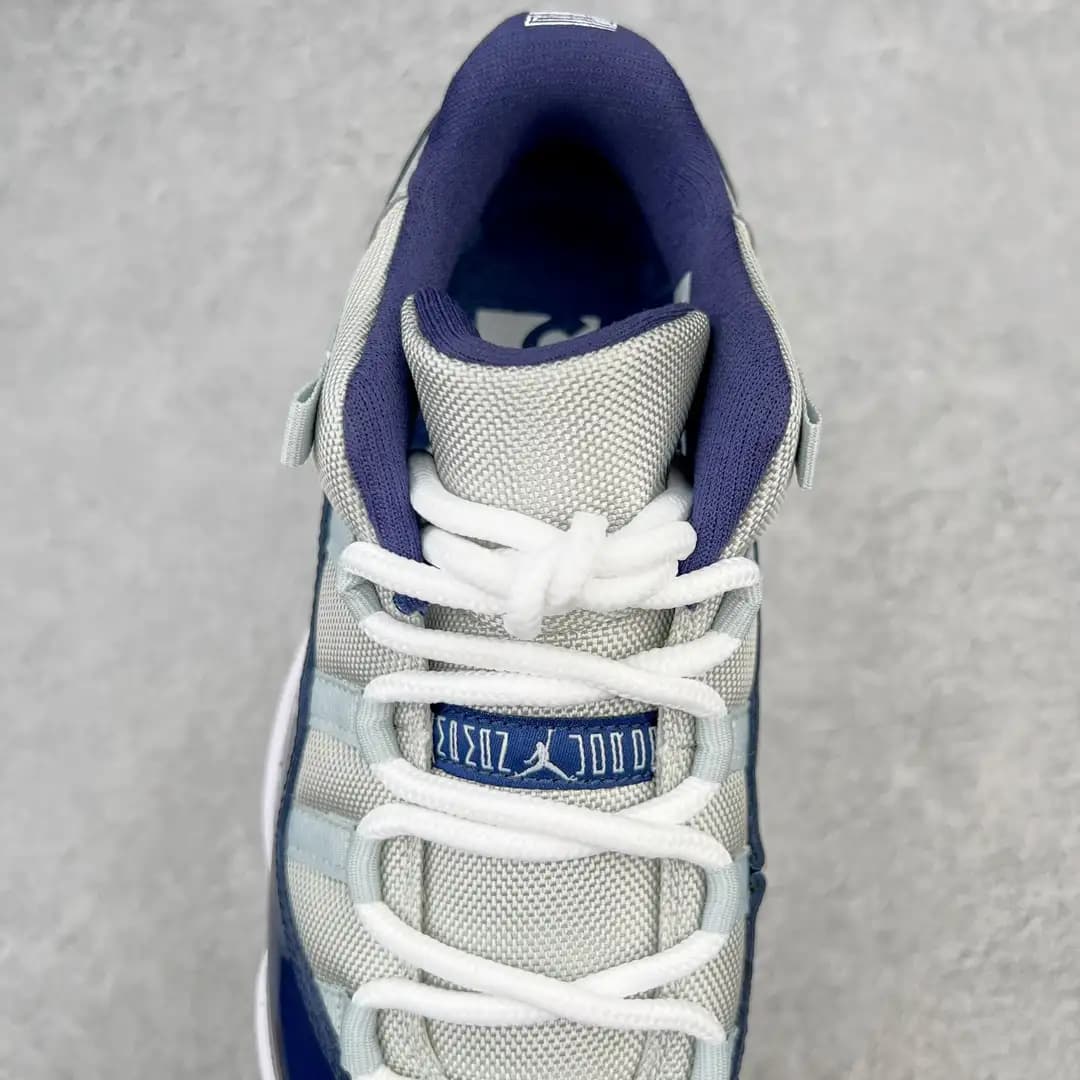 Air Jordan 11 - Image 2