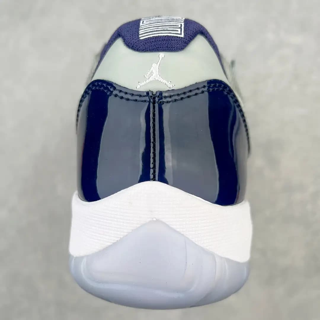 Air Jordan 11 - Image 4