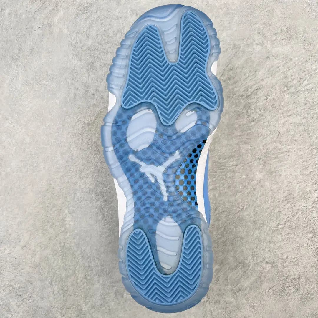 Air Jordan 11 - Image 5
