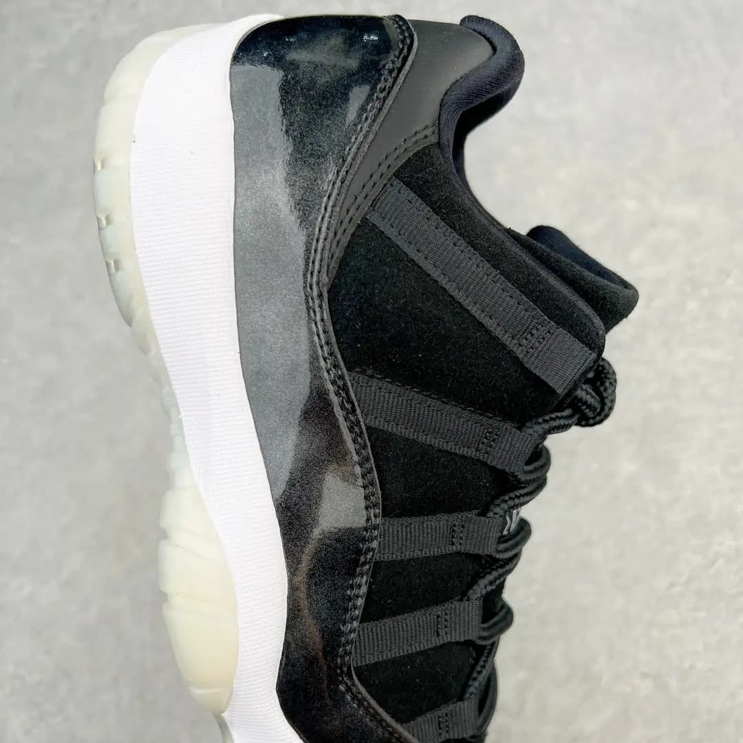 Air Jordan 11 - Image 7