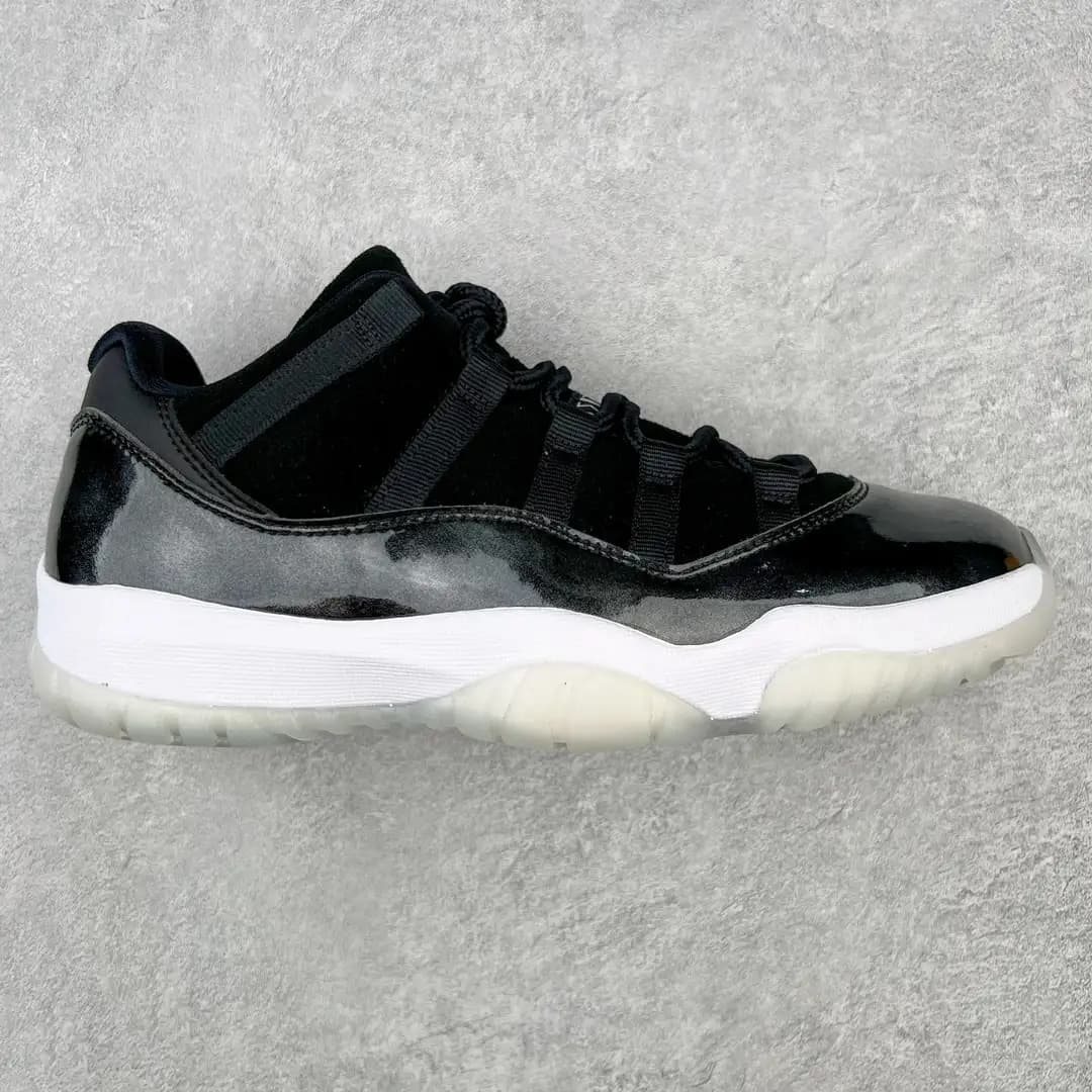 Air Jordan 11