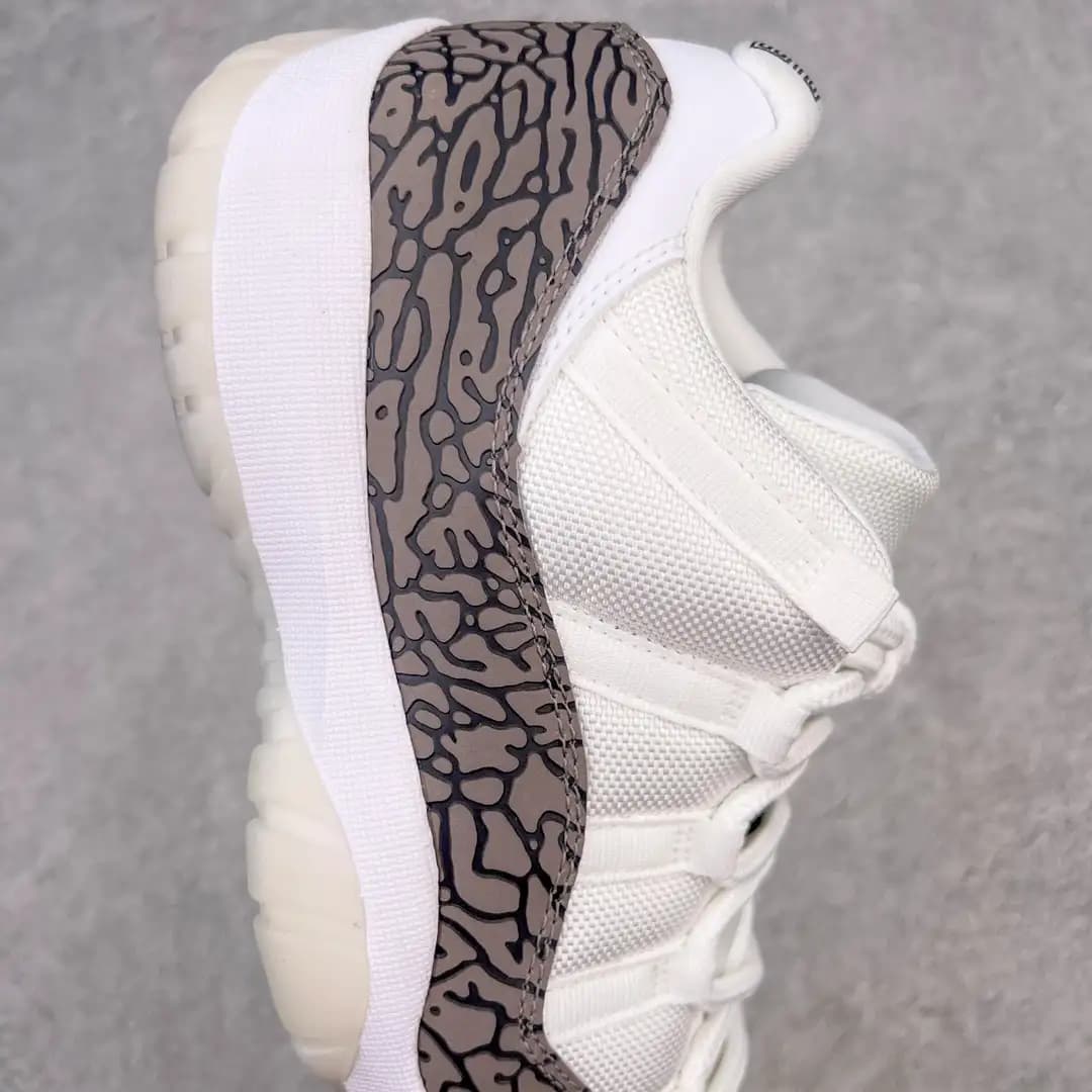 Air Jordan 11 - Image 4