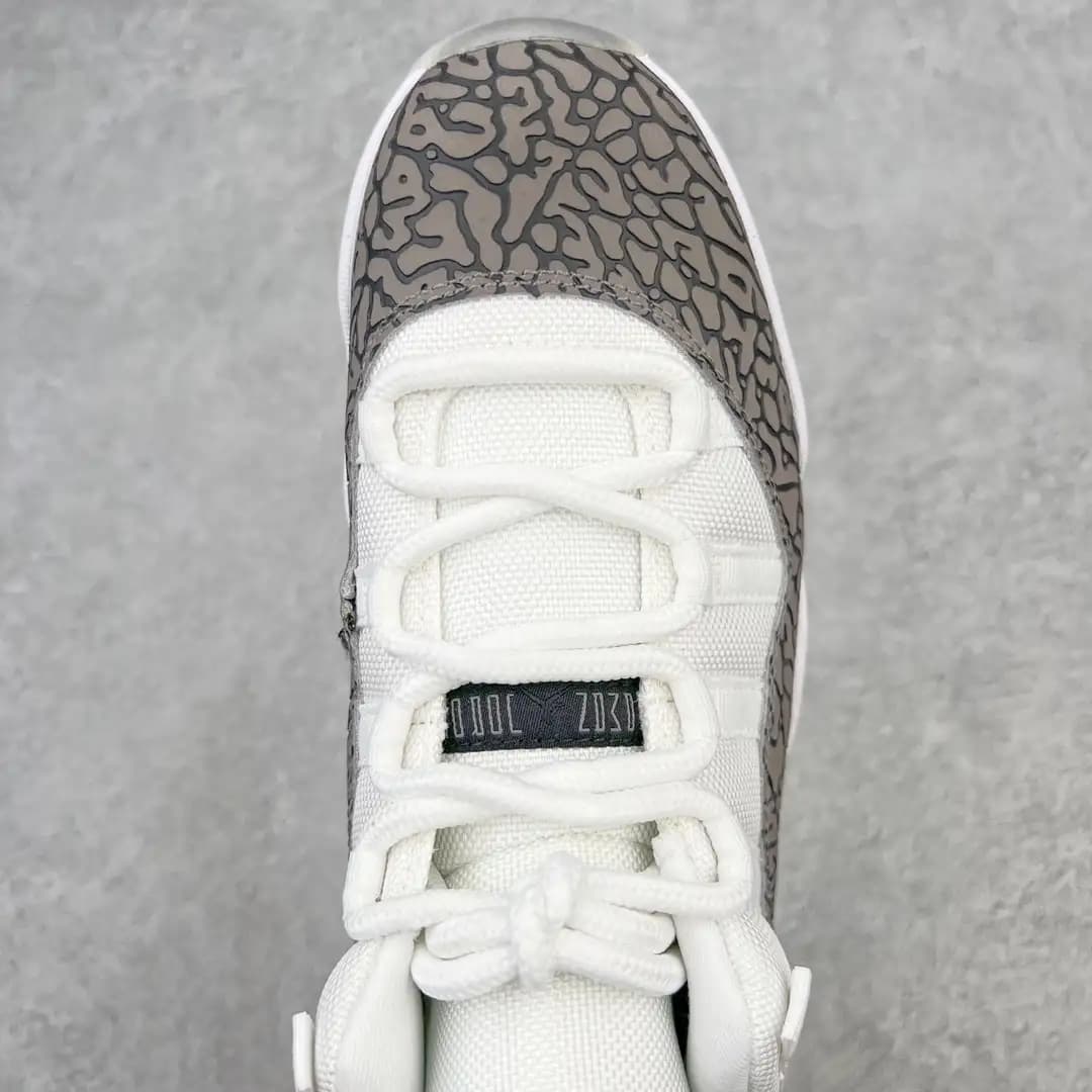 Air Jordan 11 - Image 9