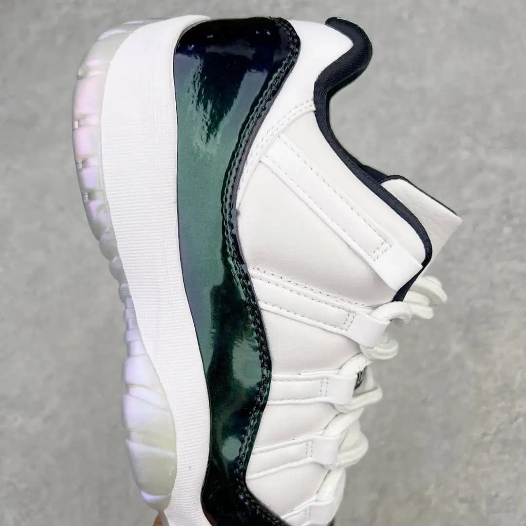 Air Jordan 11 - Image 3