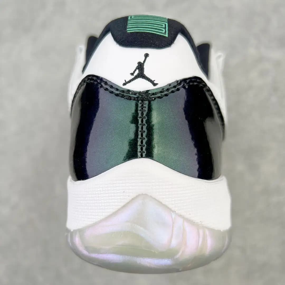 Air Jordan 11 - Image 7