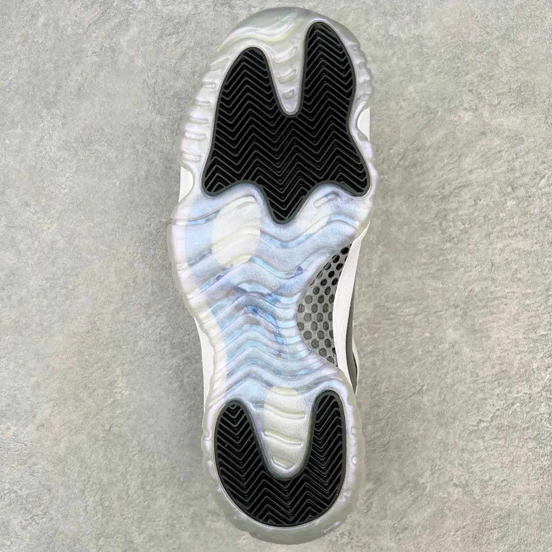 Air Jordan 11 - Image 9
