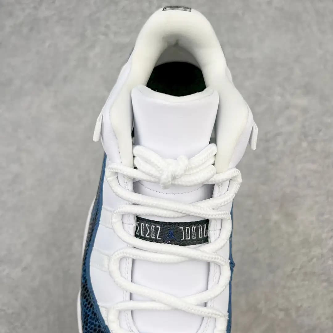 Air Jordan 11 - Image 2